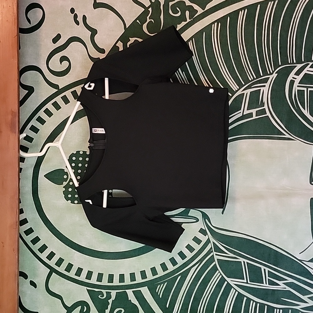Fabletics crop